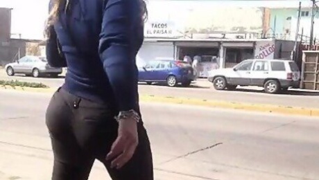 Valerie Kay shows her big latin ass in Public