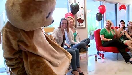 Interracial sex with alluring kitten from Dancing Bear